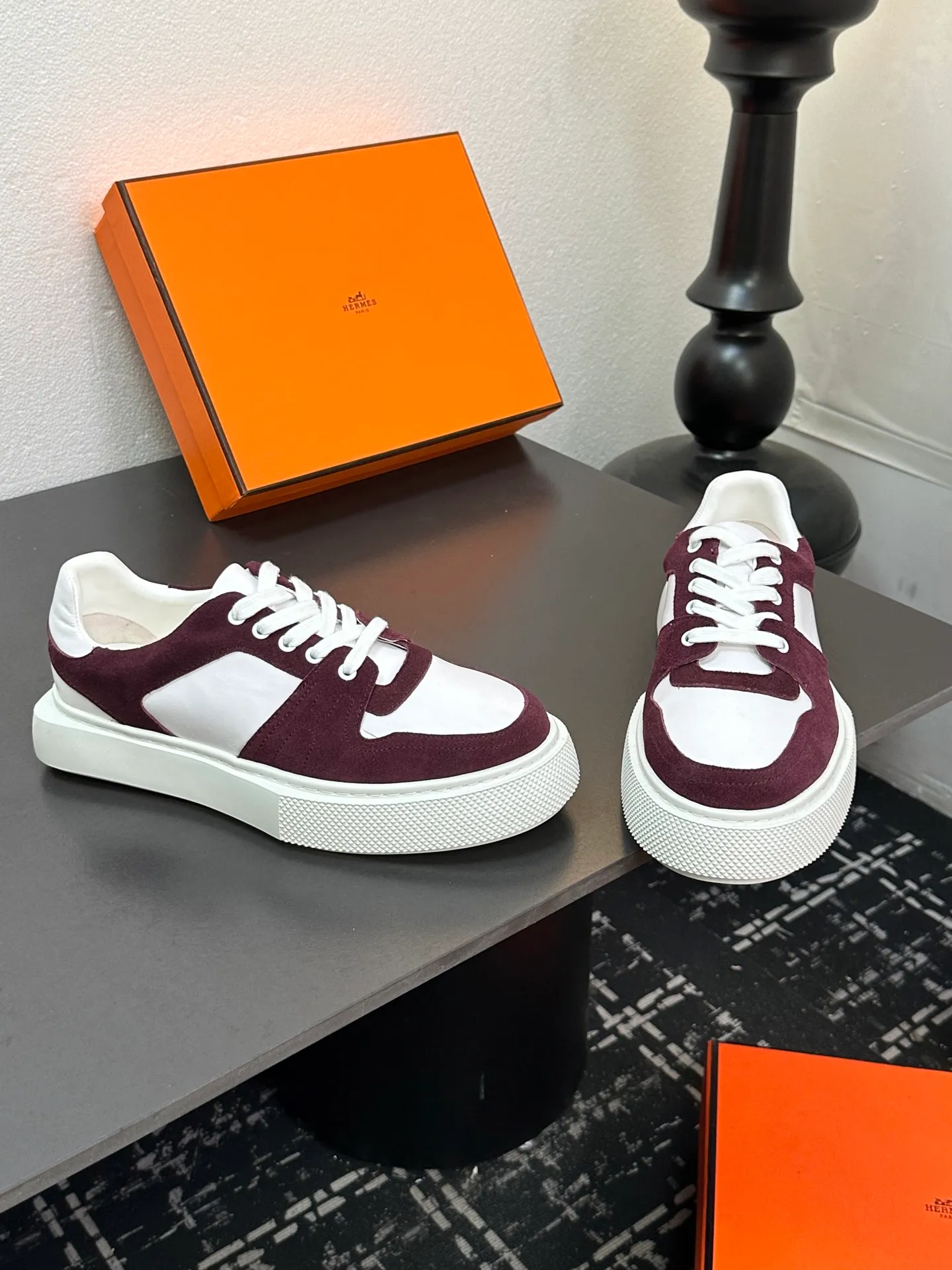 p700💰Men's shoes ❤️❤️Hermes top version# Hermès deep series couple's small white shoes casual skateboard shoes Stylish graphic design to create retro style Upper: cowhide material Lining: sheepskin lining Outsole: TPU outsole Size: 38-45